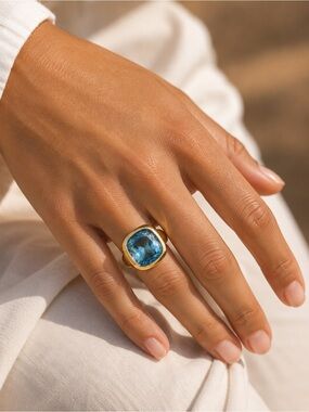 NWT Piper.K Statement Blue Cocktail Ring | Size 7 | Gift Box Included